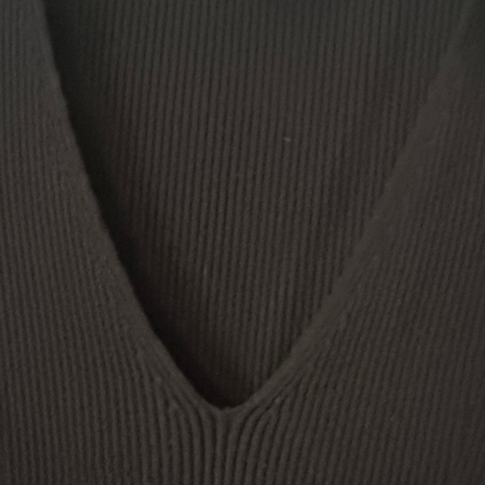 House of Harlow Black Deep V-Neck Bodysuit - Picture 4 of 6